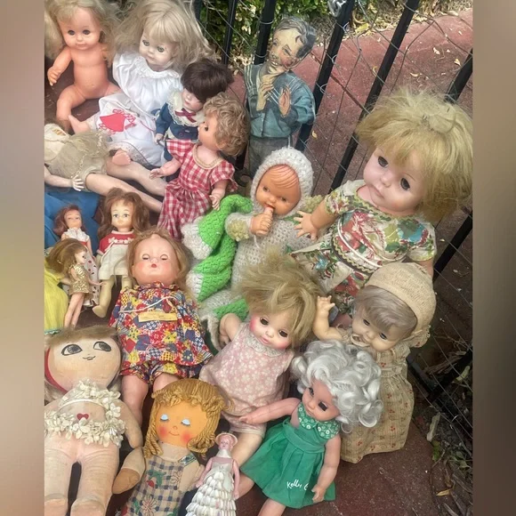 CREEPY & VINTAGE DOLL LOTS - Picture 5 of 6